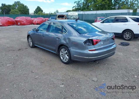 2018 Volkswagen Passat 2.0T Se z USA, uszkodzony, nr VIN 1VWBA7A38JC015592